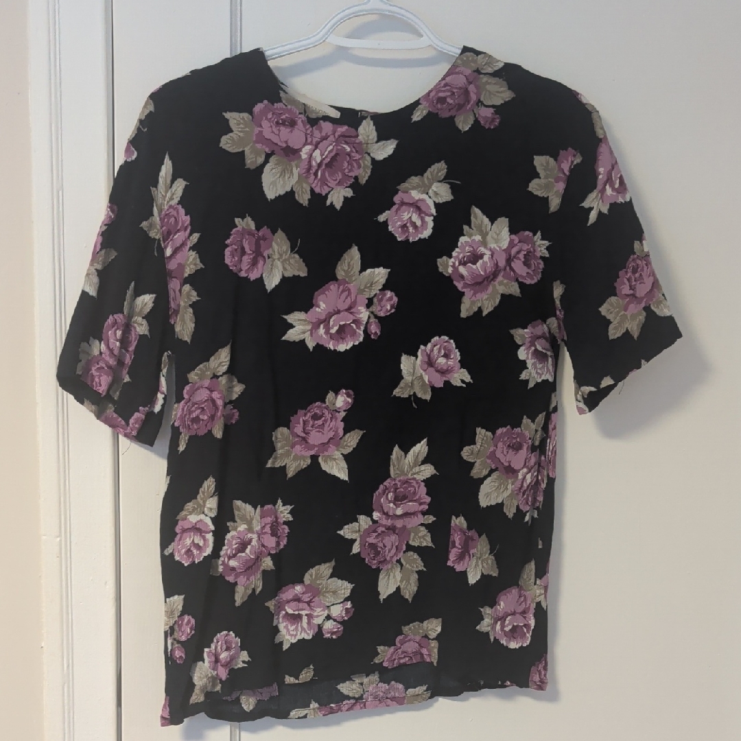 Jones New York Black And Purple Floral Blouse. Wom. Size 8, (Fits Like A Small)